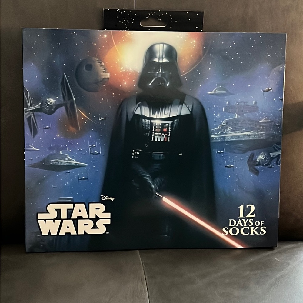 Star Wars 12 Days of Socks Kids Size 6-12 Brand New!